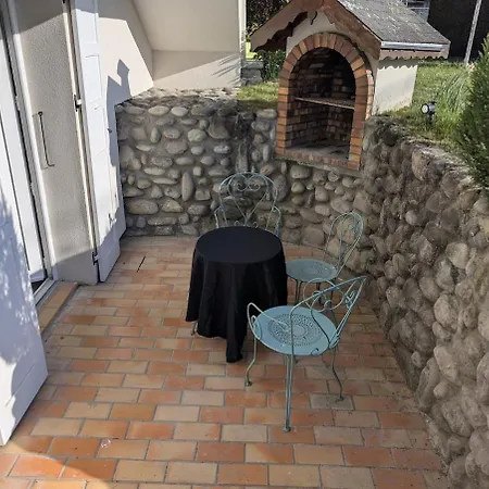 Verdoyant Au Bord Du Leman Entre Evian Et Thonon Dans Publier