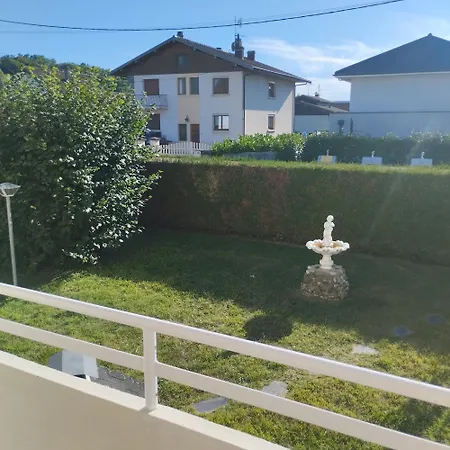 Verdoyant Au Bord Du Leman Entre Evian Et Thonon Dans