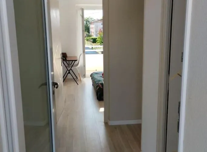 Verdoyant Au Bord Du Leman Entre Evian Et Thonon Dans * Publier